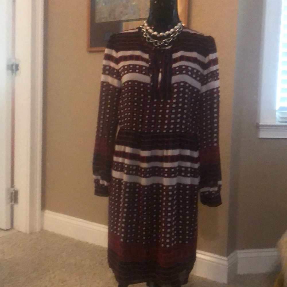 Short lil light weight black, white and red dress